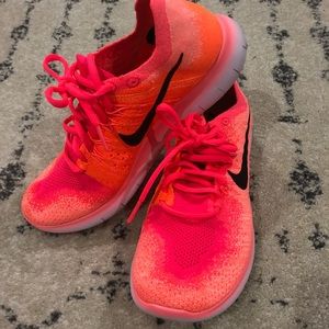 Nike Free Flyknit Coral Shoes. Size 8!